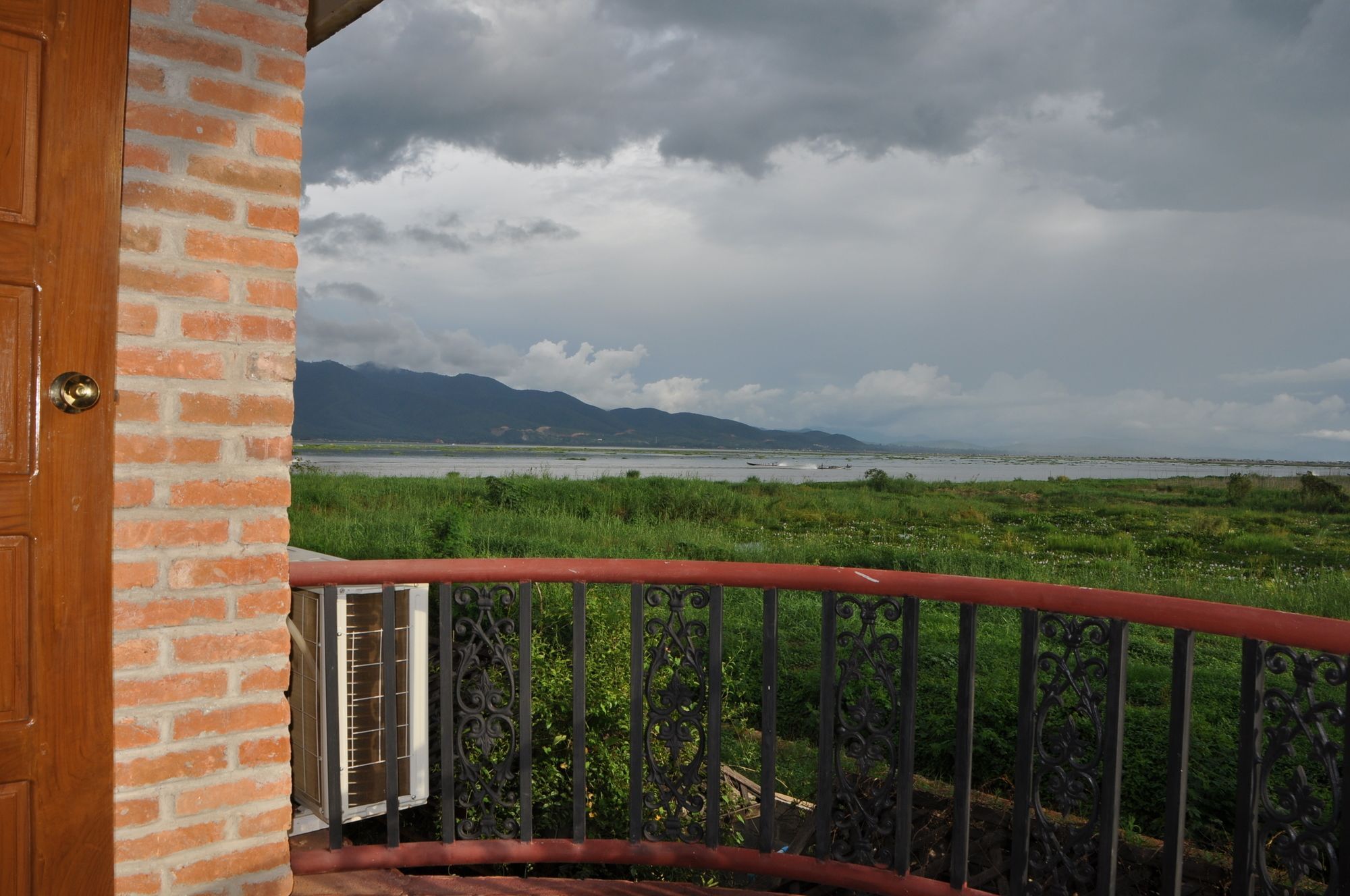 Inle Lake Ann Heritage Lodge מראה חיצוני תמונה