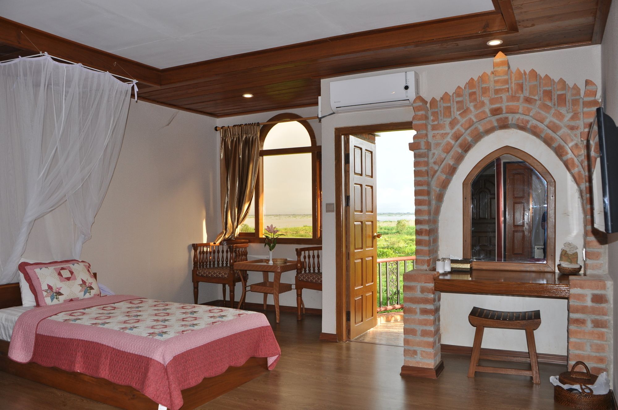 Inle Lake Ann Heritage Lodge מראה חיצוני תמונה